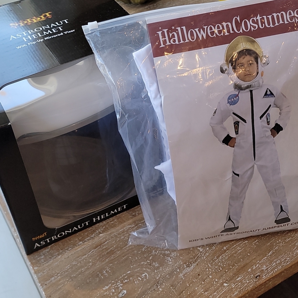Astronaut Costume and Helmet